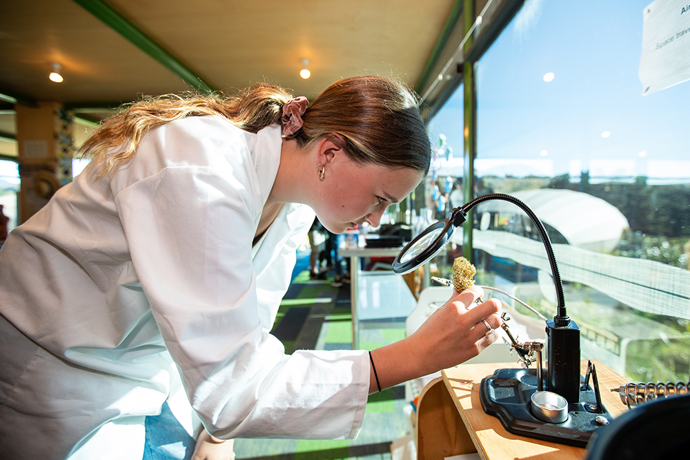 Green School science 1000x667